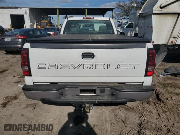 ✅ 2005 Chevrolet Silverado 1500 Work Truck • VIN: 1GCEC14VX5Z331874 • Лот: 79238154. Опубликован ранее на Copart с пробегом 223 499 миль. Бесплатный доступ к архиву аукционных продаж из США и подробный отчёт об истории автомобиля на DreamBid. Изображение 6.
