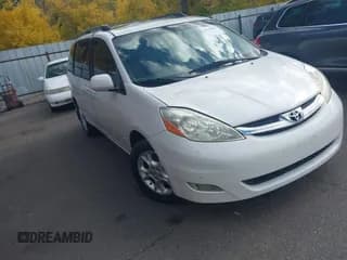 ✅ 2006 Toyota Sienna XLE • VIN: 5TDBA22C16S058925 • Lot: 43530967. Wystawiony na IAAI z przebiegiem 215 561 mil. Bezpłatny archiwum sprzedaży aukcyjnych z USA i szczegółowy raport historii pojazdu na DreamBid. Zdjęcie 1.