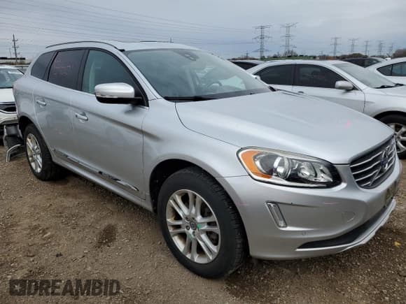 ✅ 2015 Volvo XC60 T5 • VIN: YV4612RK5F2643154 • Lot: 92268225. Listed on Copart with 63,283 mi. Free auction sales archive from the USA and detailed vehicle history report at DreamBid. Image 4.