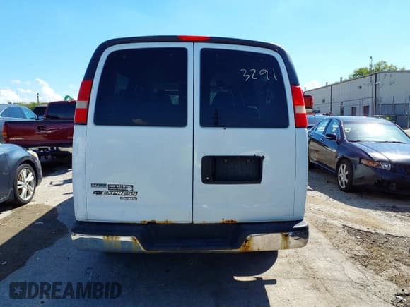 ✅ 2010 Chevrolet Express Passenger LT • VIN: 1GA2G1DG6A1150054 • Lot: 43123291. Wystawiony na IAAI z przebiegiem 210 243 mil. Bezpłatny archiwum sprzedaży aukcyjnych z USA i szczegółowy raport historii pojazdu na DreamBid. Zdjęcie 16.