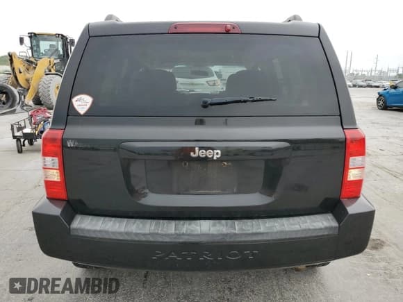 ✅ 2008 Jeep Patriot Sport • VIN: 1J8FT280X8D534394 • Lot: 53935575. Listed on Copart with 122,836 mi. Free auction sales archive from the USA and detailed vehicle history report at DreamBid. Image 6.