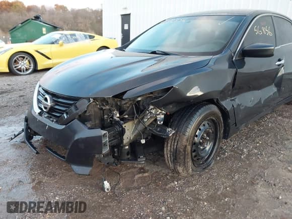 ✅ 2017 Nissan Altima S • VIN: 1N4AL3AP2HN366622 • Лот: 43656856. Опубликован ранее на IAAI с пробегом 185 008 миль. Бесплатный доступ к архиву аукционных продаж из США и подробный отчёт об истории автомобиля на DreamBid. Изображение 6.