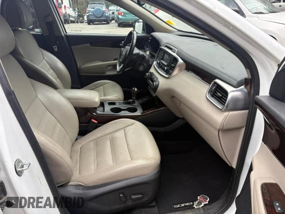 ✅ 2016 Kia Sorento EX • VIN: 5XYPHDA10GG006830 • Лот: 93046755. Опубликован ранее на Copart с пробегом 146 769 миль. Бесплатный доступ к архиву аукционных продаж из США и подробный отчёт об истории автомобиля на DreamBid. Изображение 5.