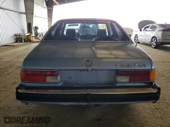 ✅ 1985 BMW 6 Series 635CSi • VIN: WBAEC8400F0611576 • Lot: 52735165. Wystawiony na Copart z przebiegiem 152 898 mil. Bezpłatny archiwum sprzedaży aukcyjnych z USA i szczegółowy raport historii pojazdu na DreamBid. Zdjęcie 6.