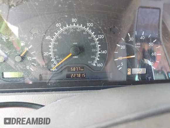 ✅ 2000 Mercedes-Benz C 230 Kompressor • VIN: WDBHA24G1YA812740 • Lot: 42655424. Wystawiony na IAAI z przebiegiem 227 815 mil. Bezpłatny archiwum sprzedaży aukcyjnych z USA i szczegółowy raport historii pojazdu na DreamBid. Zdjęcie 7.