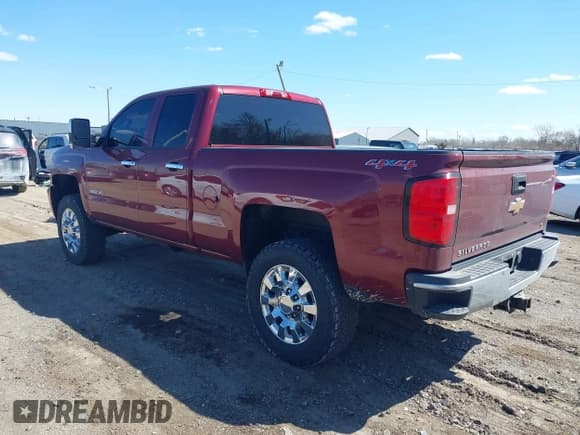 ✅ 2015 Chevrolet Silverado 2500HD LT • VIN: 1GC2KVEG3FZ134852 • Lot: 42041448. Wystawiony na IAAI z przebiegiem 117 061 mil. Bezpłatny archiwum sprzedaży aukcyjnych z USA i szczegółowy raport historii pojazdu na DreamBid. Zdjęcie 3.