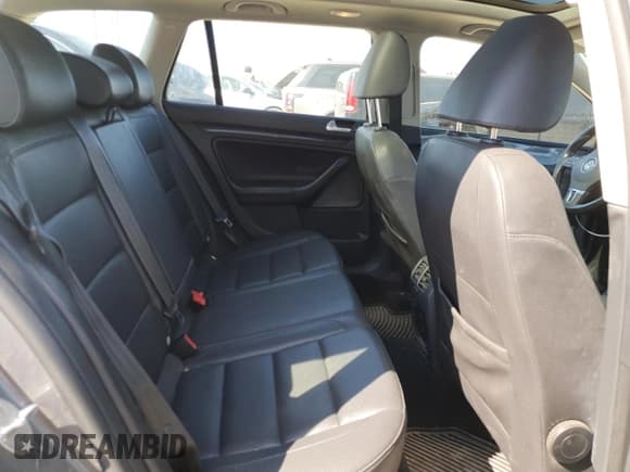 ✅ 2014 Volkswagen Jetta TDI • VIN: 3VWML7AJ3EM616673 • Lot: 52549565. Listed on Copart with 106,795 mi. Free auction sales archive from the USA and detailed vehicle history report at DreamBid. Image 10.