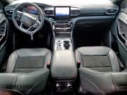 ✅ 2023 Ford Explorer ST-Line • VIN: 1FMSK8KH5PGB45200 • Lot: 80787615. Wystawiony na Copart z przebiegiem 16 141 mil. Bezpłatny archiwum sprzedaży aukcyjnych z USA i szczegółowy raport historii pojazdu na DreamBid. Zdjęcie 8.