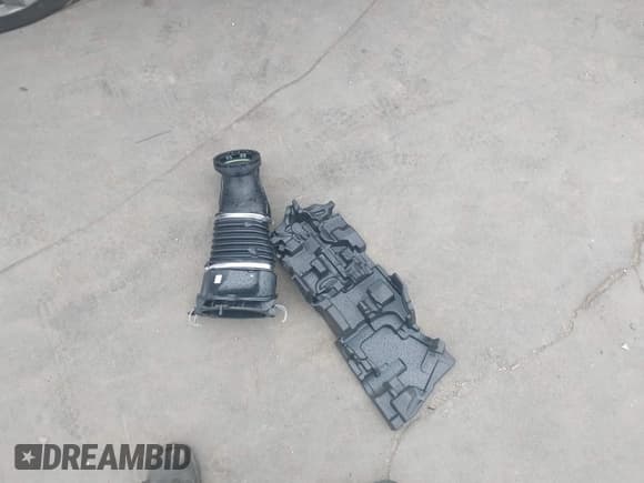 ✅ 2024 Mercedes-Benz GLS 450 • VIN: 4JGFF5KEXRB203778 • Lot: 42647209. Listed on IAAI with 9,469 mi. Free auction sales archive from the USA and detailed vehicle history report at DreamBid. Image 12.