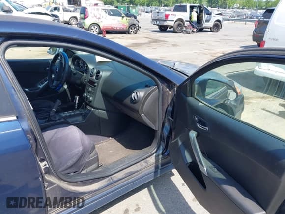 ✅ 2010 Pontiac G6 1SB • VIN: 1G2ZA5E00A4148125 • Lot: 42176241. Wystawiony na IAAI z przebiegiem 188 787 mil. Bezpłatny archiwum sprzedaży aukcyjnych z USA i szczegółowy raport historii pojazdu na DreamBid. Zdjęcie 5.