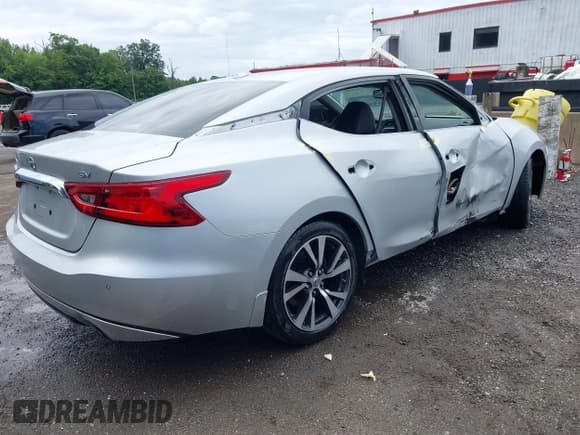 ✅ 2017 Nissan Maxima SL • VIN: 1N4AA6AP4HC403690 • Лот: 42644292. Опубликован ранее на IAAI с пробегом 83 864 миль. Бесплатный доступ к архиву аукционных продаж из США и подробный отчёт об истории автомобиля на DreamBid. Изображение 4.
