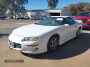 ✅ 2000 Chevrolet Camaro • VIN: 2G1FP22K2Y2151957 • Lot: 43775707. Wystawiony na IAAI z przebiegiem 147 122 mil. Bezpłatny archiwum sprzedaży aukcyjnych z USA i szczegółowy raport historii pojazdu na DreamBid. Zdjęcie 2.