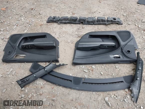 ✅ 2014 Dodge Charger SE • VIN: 2C3CDXBG8EH326043 • Lot: 43172764. Wystawiony na IAAI z przebiegiem 170 289 mil. Bezpłatny archiwum sprzedaży aukcyjnych z USA i szczegółowy raport historii pojazdu na DreamBid. Zdjęcie 12.