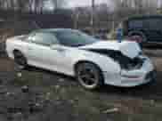 2000 Chevrolet Camaro Z28 z VIN 2G1FP22G8Y2153580, wystawiony jako Copart lot #43004935 z przebiegiem 132 835 mil mil oraz Szkoda całkowita • Salvage title. Historia ofert i sprzedaży dostępna na DreamBid. Obrazek 4.