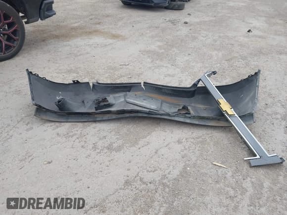 ✅ 2009 Chevrolet Tahoe LTZ • VIN: 1GNFC33099R297719 • Lot: 42064490. Listed on IAAI with 215,466 mi. Free auction sales archive from the USA and detailed vehicle history report at DreamBid. Image 12.