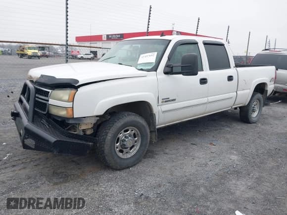 ✅ 2006 Chevrolet Silverado 2500HD LT1 • VIN: 1GCHK23D16F156660 • Lot: 41497692. Listed on IAAI with 287,502 mi. Free auction sales archive from the USA and detailed vehicle history report at DreamBid. Image 17.