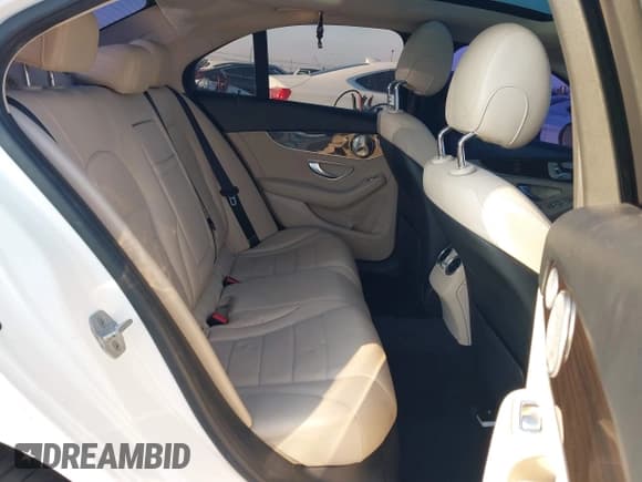 ✅ 2015 Mercedes-Benz C 300 • VIN: 55SWF4JB0FU069201 • Lot: 43059425. Wystawiony na IAAI z przebiegiem 167 477 mil. Bezpłatny archiwum sprzedaży aukcyjnych z USA i szczegółowy raport historii pojazdu na DreamBid. Zdjęcie 8.