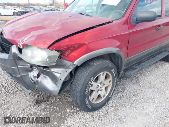 ✅ 2005 Ford Escape XLT • VIN: 1FMYU931X5KB15339 • Lot: 43483110. Listed on IAAI with 138,608 mi. Free auction sales archive from the USA and detailed vehicle history report at DreamBid. Image 18.