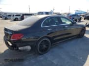 ✅ 2018 Mercedes-Benz E 300 • VIN: WDDZF4JB1JA318109 • Lot: 69402835. Wystawiony na Copart z przebiegiem 256 161 mil. Bezpłatny archiwum sprzedaży aukcyjnych z USA i szczegółowy raport historii pojazdu na DreamBid. Zdjęcie 3.