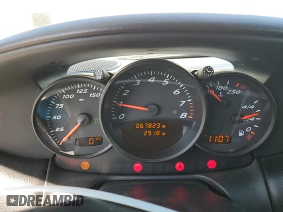 ✅ 2003 Porsche Boxster • VIN: WP0CA29833S620185 • Lot: 70482735. Wystawiony na Copart z przebiegiem 67 823 mil. Bezpłatny archiwum sprzedaży aukcyjnych z USA i szczegółowy raport historii pojazdu na DreamBid. Zdjęcie 9.