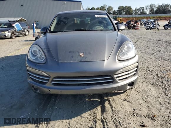 ✅ 2014 Porsche Cayenne • VIN: WP1AA2A29ELA94199 • Lot: 81448845. Wystawiony na Copart z przebiegiem 161 184 mil. Bezpłatny archiwum sprzedaży aukcyjnych z USA i szczegółowy raport historii pojazdu na DreamBid. Zdjęcie 5.