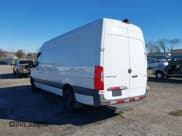 ✅ 2024 Mercedes-Benz Sprinter Cargo • VIN: W1Y4NCHY2RT177333 • Лот: 40842688. Опубликован ранее на IAAI с пробегом Не указан. Бесплатный доступ к архиву аукционных продаж из США и подробный отчёт об истории автомобиля на DreamBid. Изображение 3.