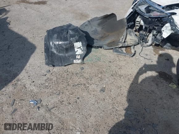 ✅ 2016 Lincoln MKZ • VIN: 3LN6L2G98GR618707 • Lot: 42569269. Listed on IAAI with 159,545 mi. Free auction sales archive from the USA and detailed vehicle history report at DreamBid. Image 12.