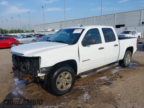 ✅ 2012 GMC Sierra 1500 SLE • VIN: 3GTP2VE79CG149583 • Лот: 43208325. Опубликован ранее на IAAI с пробегом 319 597 миль. Бесплатный доступ к архиву аукционных продаж из США и подробный отчёт об истории автомобиля на DreamBid. Изображение 2.