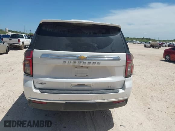 ✅ 2021 Chevrolet Suburban LT • VIN: 1GNSKCKD8MR431554 • Lot: 42774823. Wystawiony na IAAI z przebiegiem 84 653 mil. Bezpłatny archiwum sprzedaży aukcyjnych z USA i szczegółowy raport historii pojazdu na DreamBid. Zdjęcie 16.