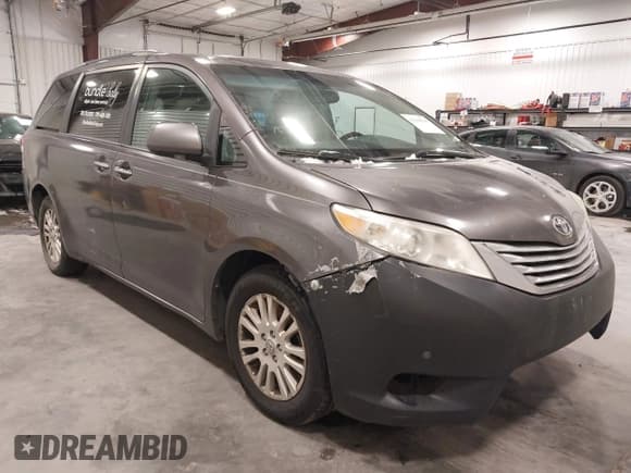 ✅ 2011 Toyota Sienna XLE • VIN: 5TDDK3DC1BS010103 • Lot: 41298618. Listed on IAAI with 304,384 mi. Free auction sales archive from the USA and detailed vehicle history report at DreamBid. Image 1.