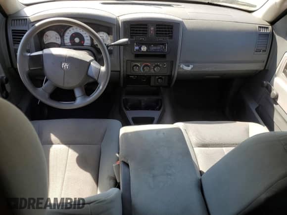 2005 Dodge Dakota ST z VIN 1D7HW22K65S204587, wystawiony jako Copart lot #74038824 z przebiegiem 176 919 mil mil oraz Szkoda całkowita • Salvage title. Historia ofert i sprzedaży dostępna na DreamBid. Obrazek 8.