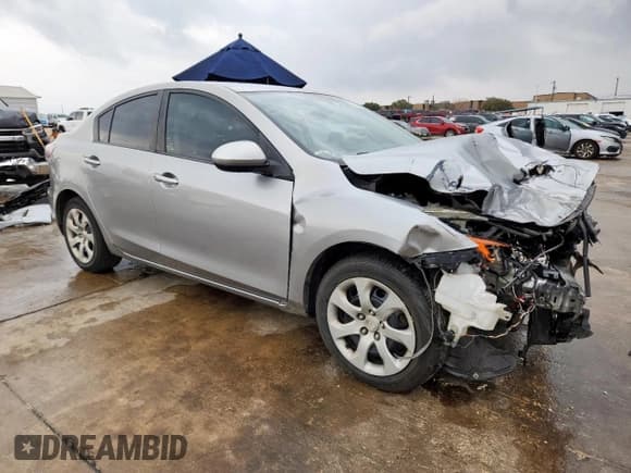 ✅ 2013 Mazda 3 i SV • VIN: JM1BL1TF1D1701569 • Lot: 93529225. Wystawiony na Copart z przebiegiem 106 108 mil. Bezpłatny archiwum sprzedaży aukcyjnych z USA i szczegółowy raport historii pojazdu na DreamBid. Zdjęcie 4.