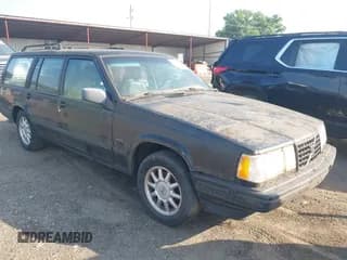 ✅ 1993 Volvo 940 • VIN: YV1JW8706P3089261 • Lot: 42583964. Wystawiony na IAAI z przebiegiem 271 649 mil. Bezpłatny archiwum sprzedaży aukcyjnych z USA i szczegółowy raport historii pojazdu na DreamBid. Zdjęcie 1.