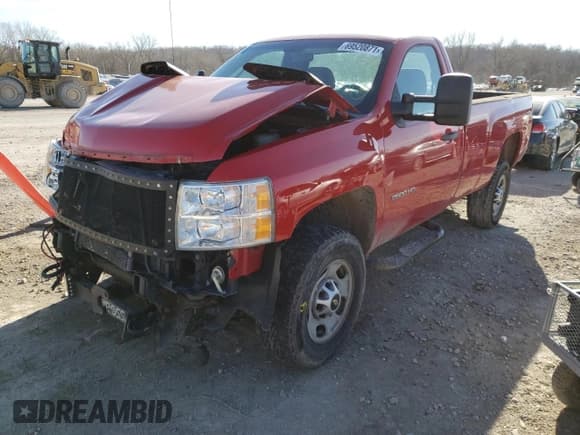 ✅ 2014 Chevrolet Silverado 2500HD Work Truck • VIN: 1GC0KVCG2EF131127 • Lot: 69520871. Wystawiony na Copart z przebiegiem 107 313 mil. Bezpłatny archiwum sprzedaży aukcyjnych z USA i szczegółowy raport historii pojazdu na DreamBid. Zdjęcie 2.