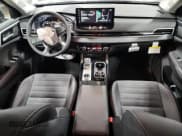 ✅ 2025 Mitsubishi Outlander SE • VIN: JA4J4VA86SZ022880 • Lot: 84767115. Wystawiony na Copart z przebiegiem 5 969 mil. Bezpłatny archiwum sprzedaży aukcyjnych z USA i szczegółowy raport historii pojazdu na DreamBid. Zdjęcie 8.