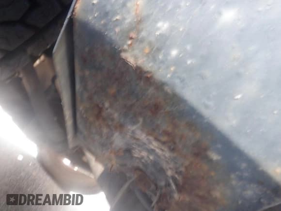 ✅ 2007 Chevrolet Silverado 1500 Work Truck • VIN: 1GCEC19X07Z611770 • Lot: 43724070. Wystawiony na IAAI z przebiegiem 234 660 mil. Bezpłatny archiwum sprzedaży aukcyjnych z USA i szczegółowy raport historii pojazdu na DreamBid. Zdjęcie 13.