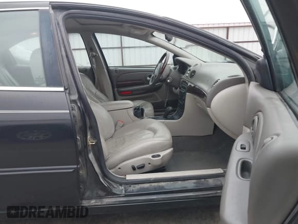 ✅ 2004 Chrysler 300M M • VIN: 2C3HE66G94H686024 • Lot: 42174229. Wystawiony na IAAI z przebiegiem 150 628 mil. Bezpłatny archiwum sprzedaży aukcyjnych z USA i szczegółowy raport historii pojazdu na DreamBid. Zdjęcie 5.