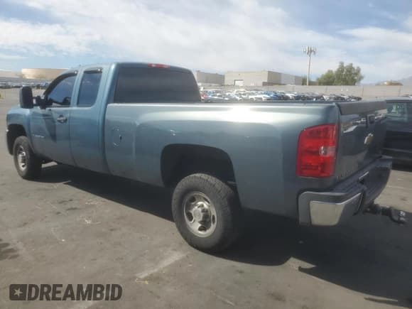 ✅ 2007 Chevrolet Silverado 2500HD Work Truck • VIN: 1GCHC29KX7E572863 • Лот: 83751895. Опубликован ранее на Copart с пробегом 112 196 миль. Бесплатный доступ к архиву аукционных продаж из США и подробный отчёт об истории автомобиля на DreamBid. Изображение 2.