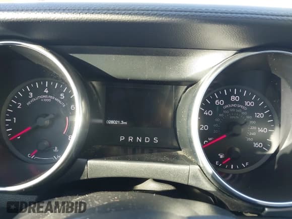 ✅ 2020 Ford Mustang EcoBoost Premium • VIN: 1FA6P8THXL5141998 • Lot: 43567131. Wystawiony na IAAI z przebiegiem 28 021 mil. Bezpłatny archiwum sprzedaży aukcyjnych z USA i szczegółowy raport historii pojazdu na DreamBid. Zdjęcie 7.