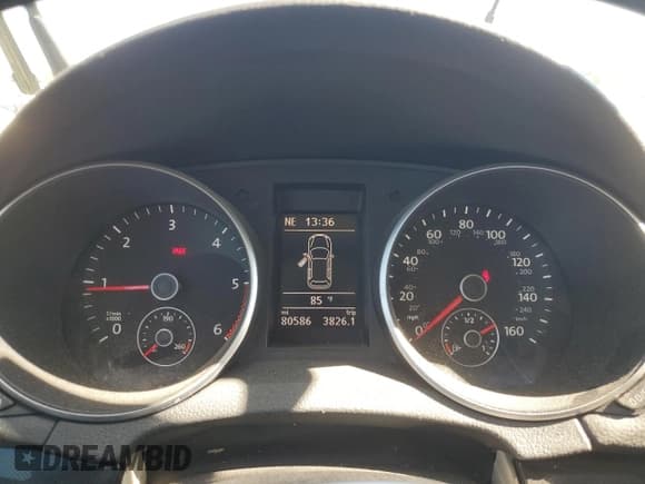 ✅ 2014 Volkswagen Jetta TDI • VIN: 3VWML7AJ6EM620264 • Lot: 81120995. Wystawiony na Copart z przebiegiem 80 586 mil. Bezpłatny archiwum sprzedaży aukcyjnych z USA i szczegółowy raport historii pojazdu na DreamBid. Zdjęcie 9.