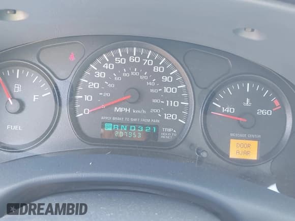 ✅ 2001 Chevrolet Impala • VIN: 2G1WF55E219152646 • Lot: 42855905. Wystawiony na IAAI z przebiegiem 207 953 mil. Bezpłatny archiwum sprzedaży aukcyjnych z USA i szczegółowy raport historii pojazdu na DreamBid. Zdjęcie 7.