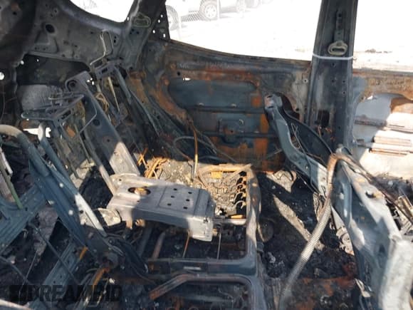 ✅ 2018 Hyundai Santa Fe 2.4L • VIN: 5XYZT3LBXJG556499 • Лот: 43262159. Опубликован ранее на IAAI с пробегом Не указан. Бесплатный доступ к архиву аукционных продаж из США и подробный отчёт об истории автомобиля на DreamBid. Изображение 8.