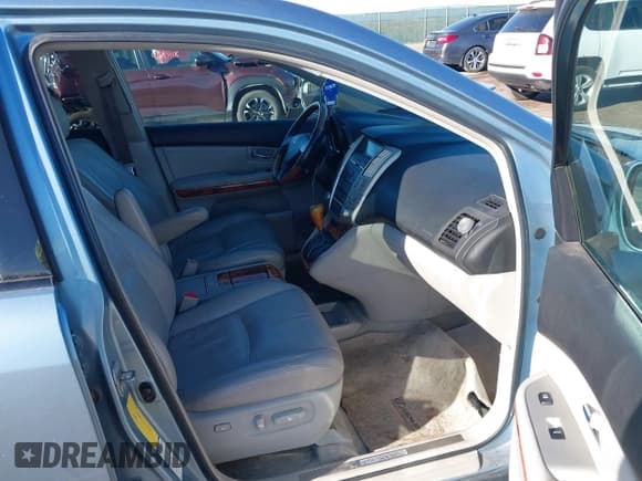 ✅ 2007 Lexus RX 350 • VIN: 2T2HK31U57C042210 • Лот: 43668726. Опубликован ранее на IAAI с пробегом 255 352 миль. Бесплатный доступ к архиву аукционных продаж из США и подробный отчёт об истории автомобиля на DreamBid. Изображение 5.