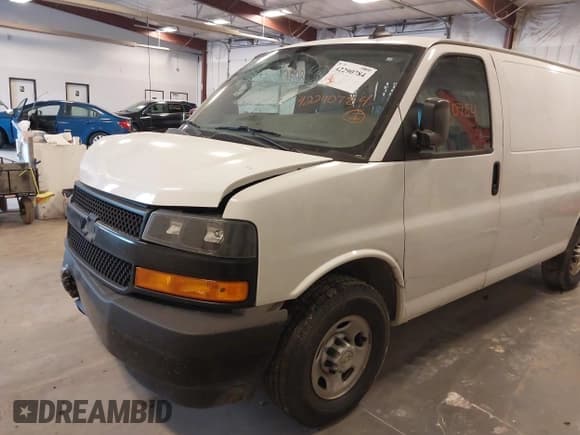 ✅ 2020 Chevrolet Express Cargo • VIN: 1GCZGGFG2L1269258 • Lot: 42290784. Listed on IAAI with 175,462 mi. Free auction sales archive from the USA and detailed vehicle history report at DreamBid. Image 18.