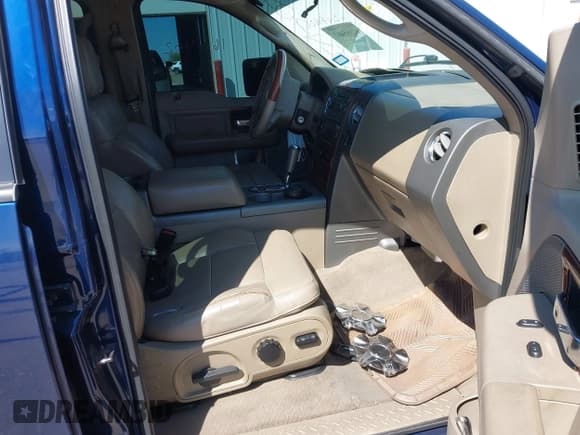 ✅ 2008 Ford F-150 XLT • VIN: 1FTPW12V68FA09743 • Lot: 42165462. Listed on IAAI with 230,003 mi. Free auction sales archive from the USA and detailed vehicle history report at DreamBid. Image 5.