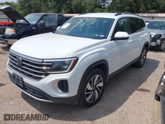 ✅ 2025 Volkswagen Atlas SE • VIN: 1V2WR2CA8SC519166 • Lot: 43160579. Listed on IAAI with 19,997 mi. Free auction sales archive from the USA and detailed vehicle history report at DreamBid. Image 17.