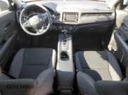 ✅ 2020 Honda HR-V LX • VIN: 3CZRU6H37LM737849 • Lot: 85931975. Wystawiony na Copart z przebiegiem 64 838 mil. Bezpłatny archiwum sprzedaży aukcyjnych z USA i szczegółowy raport historii pojazdu na DreamBid. Zdjęcie 8.