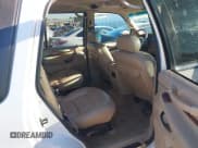 ✅ 2000 Lincoln Navigator • VIN: 5LMEU27A7YLJ27786 • Лот: 43463272. Опубликован ранее на IAAI с пробегом 204 594 миль. Бесплатный доступ к архиву аукционных продаж из США и подробный отчёт об истории автомобиля на DreamBid. Изображение 8.