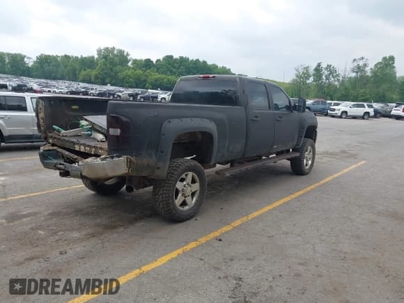 ✅ 2009 Chevrolet Silverado 3500HD • VIN: 1GCHK73K79F157683 • Lot: 42472022. Listed on IAAI with 292,765 mi. Free auction sales archive from the USA and detailed vehicle history report at DreamBid. Image 4.