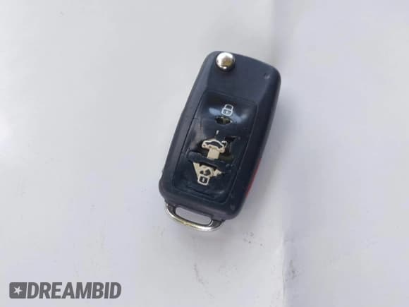 ✅ 2015 Volkswagen Passat Limited Edition • VIN: 1VWAT7A31FC061102 • Lot: 42467937. Wystawiony na IAAI z przebiegiem 111 196 mil. Bezpłatny archiwum sprzedaży aukcyjnych z USA i szczegółowy raport historii pojazdu na DreamBid. Zdjęcie 11.